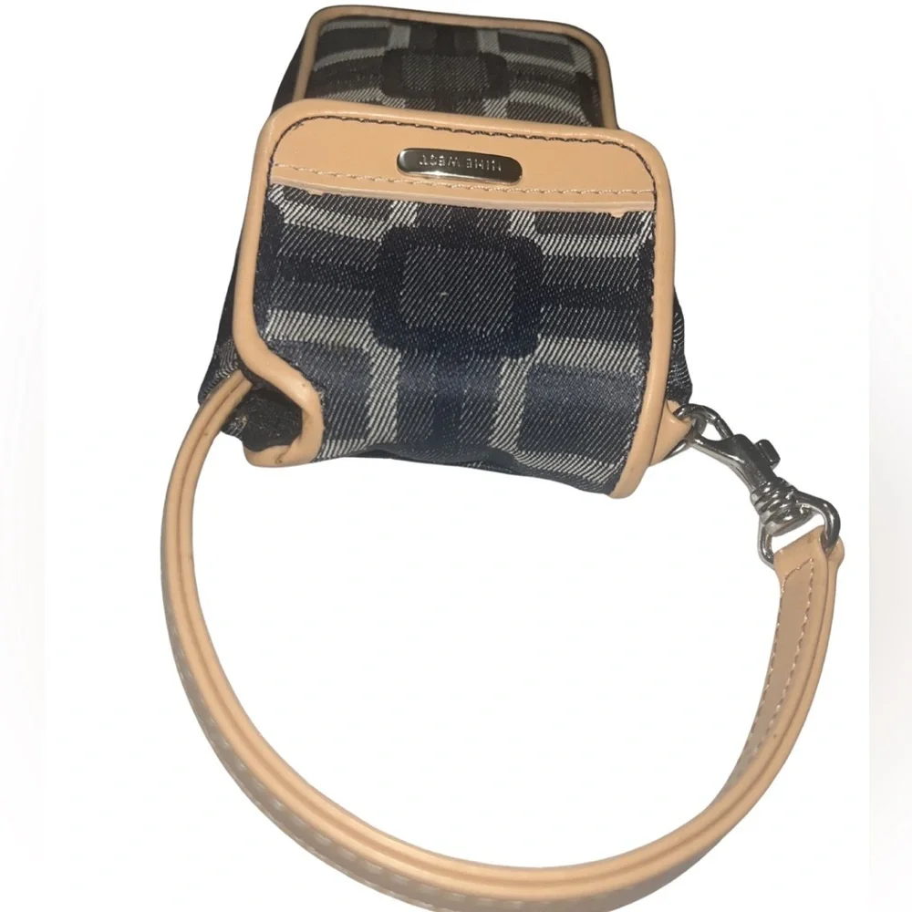 Nine West Vintage Y2K Cell Phone Wristlet Organizer - Geometric Print